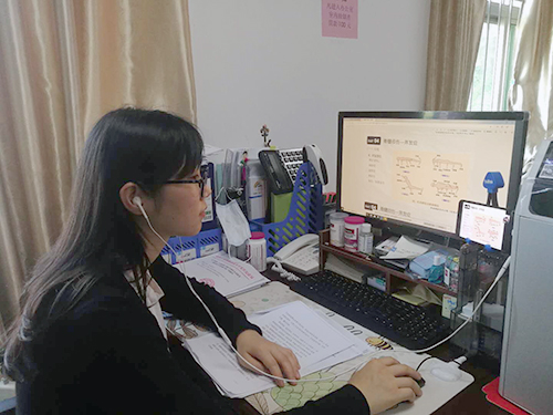 圖為學員聽講