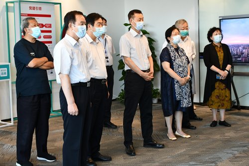 圖為調(diào)研組在北京調(diào)研