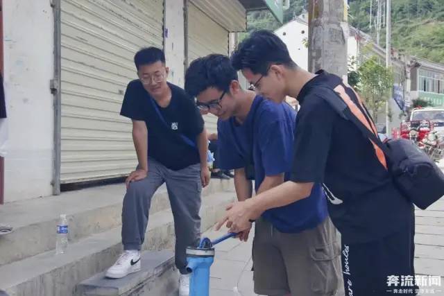 圖為趙德煜參加社會(huì)實(shí)踐與志愿服務(wù)活動(dòng)
