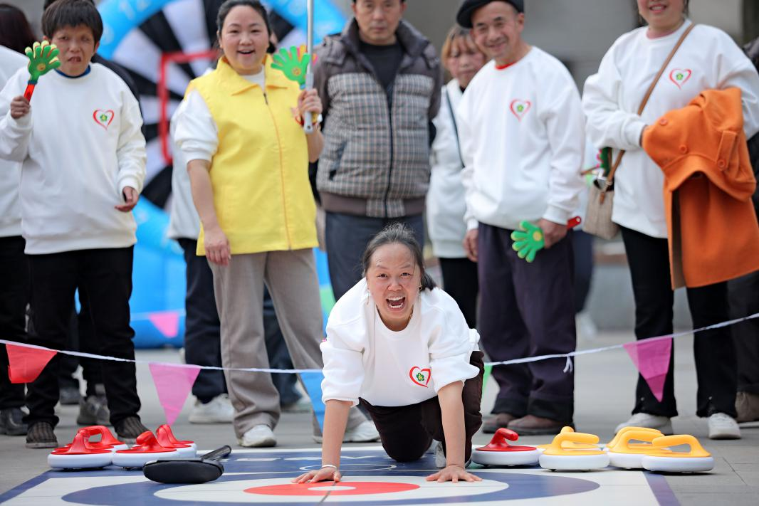 圖為殘疾人趣味運動會精彩瞬間